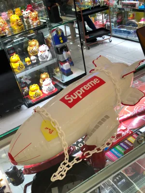 Supreme Blimp