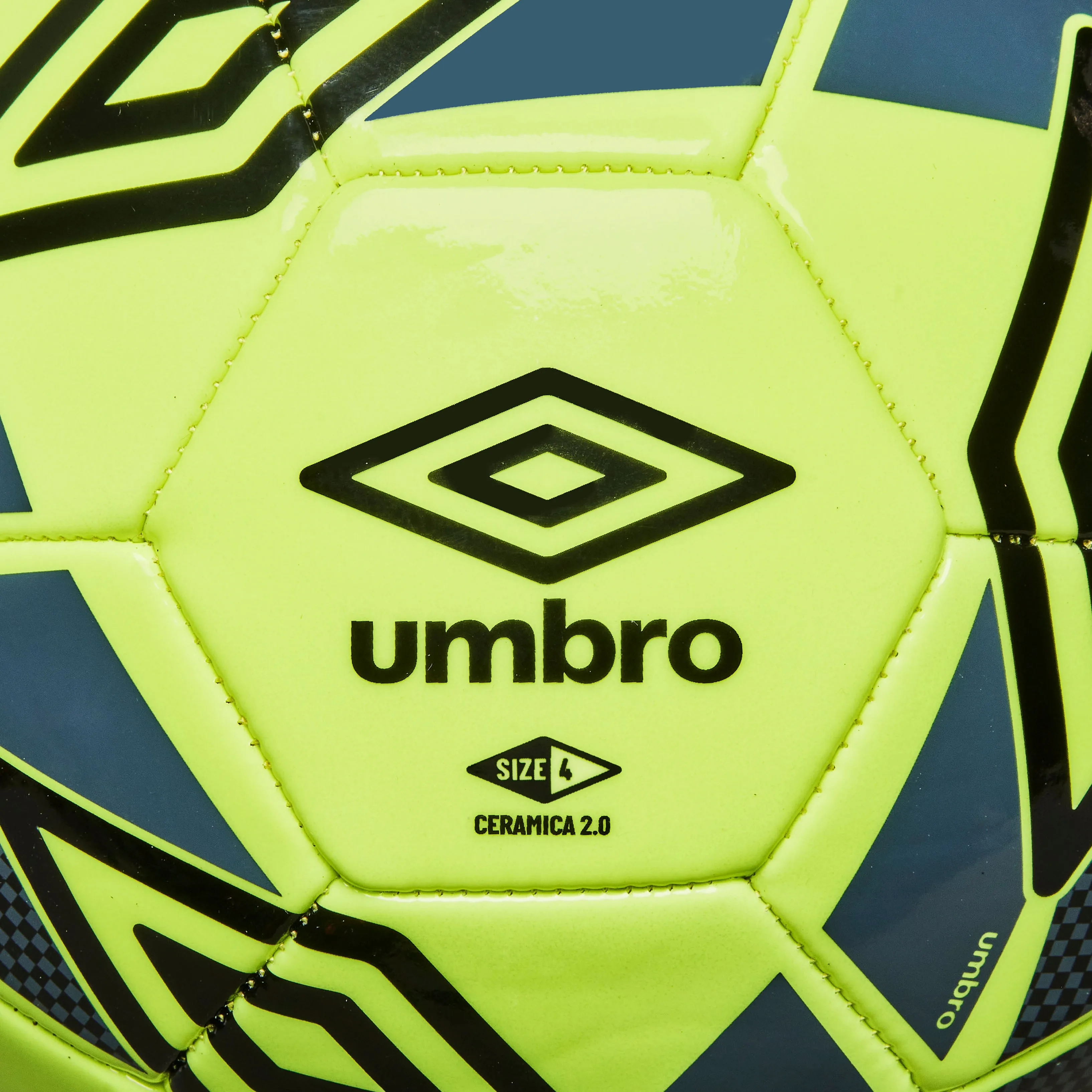 Umbro Ceramica Soccer Ball, Size 3,4,5 (Open Display Gift Box ) 1Pcs